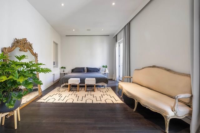 12 W 10th St Apt 4, New York City, NY 10011