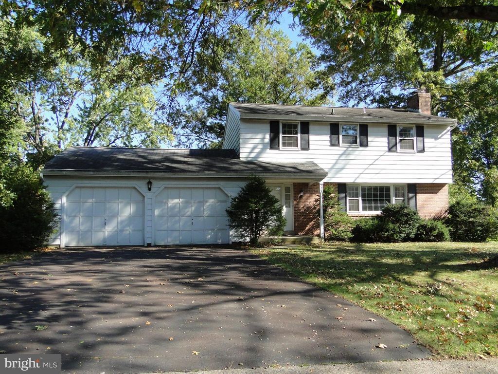 325 10TH. ST S, QUAKERTOWN, PA 18951 — exterior