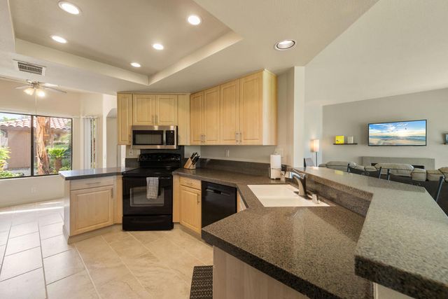 38485 Nasturtium Way, Palm Desert, CA 92211