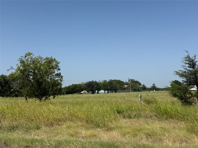 895 County Road 1006, Celeste, TX 75423