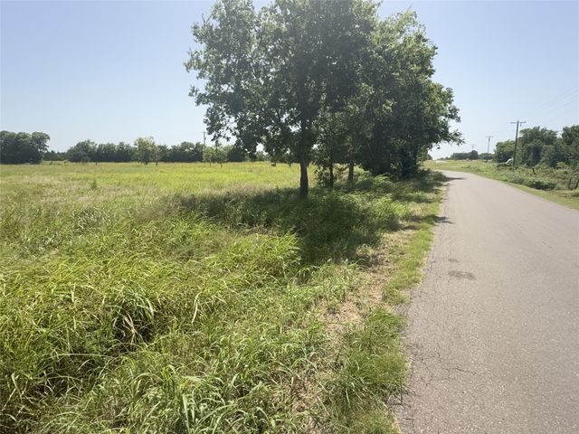 895 County Road 1006, Celeste, TX 75423