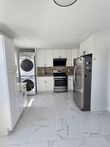 7058 260th Street 15H42, Glen Oaks, NY 11004