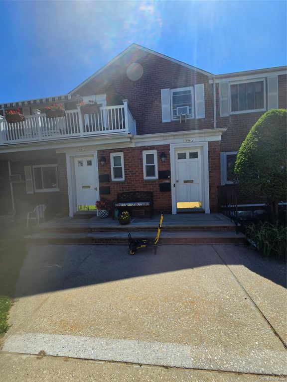 7058 260th Street 15H42, Glen Oaks, NY 11004