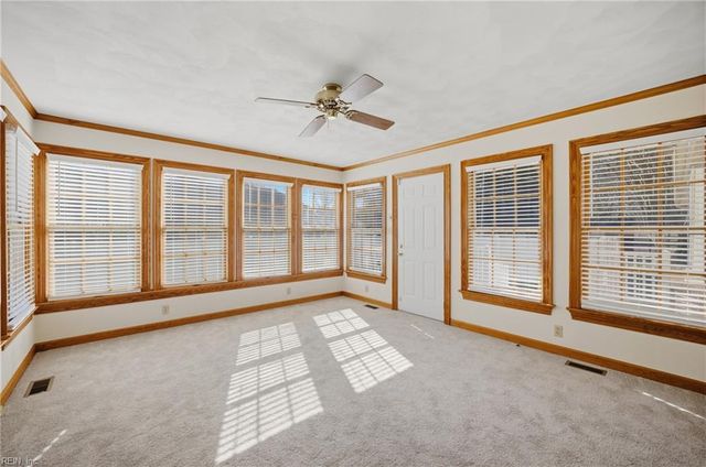 307 Ridgeland DR, Smithfield, VA 23430