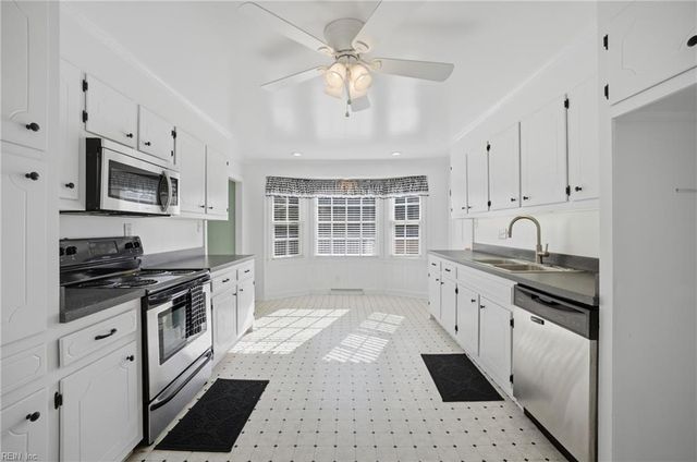 307 Ridgeland DR, Smithfield, VA 23430