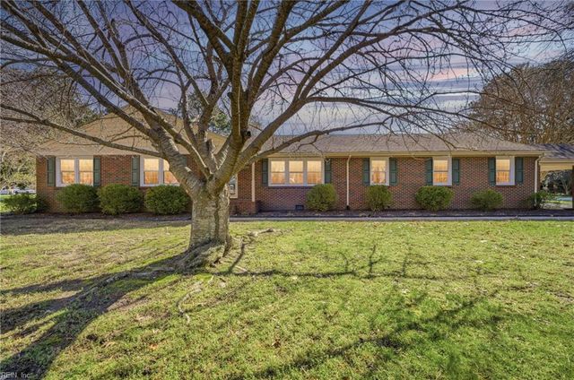 307 Ridgeland DR, Smithfield, VA 23430