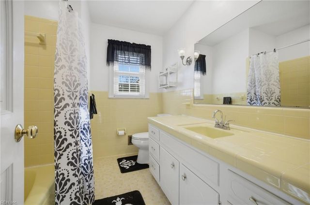 307 Ridgeland DR, Smithfield, VA 23430