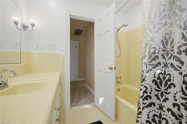 307 Ridgeland DR, Smithfield, VA 23430