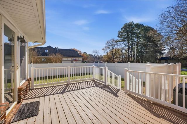 307 Ridgeland DR, Smithfield, VA 23430