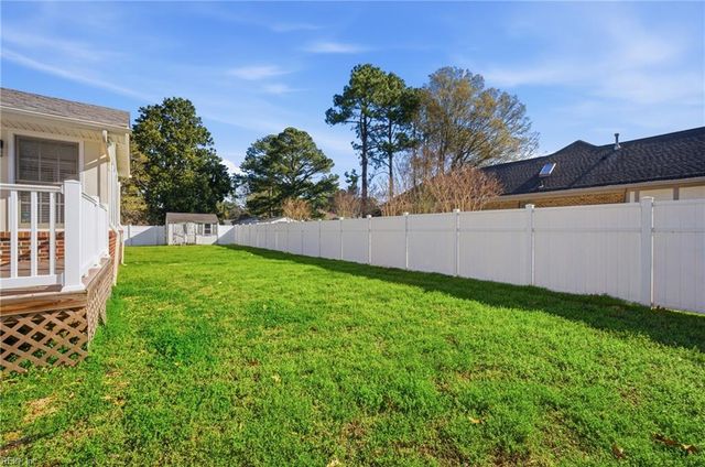 307 Ridgeland DR, Smithfield, VA 23430