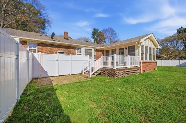 307 Ridgeland DR, Smithfield, VA 23430