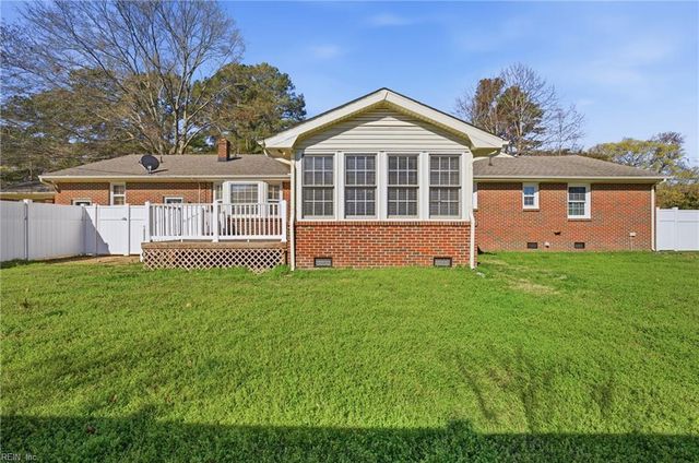 307 Ridgeland DR, Smithfield, VA 23430