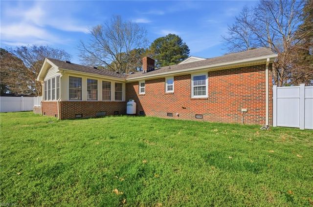 307 Ridgeland DR, Smithfield, VA 23430