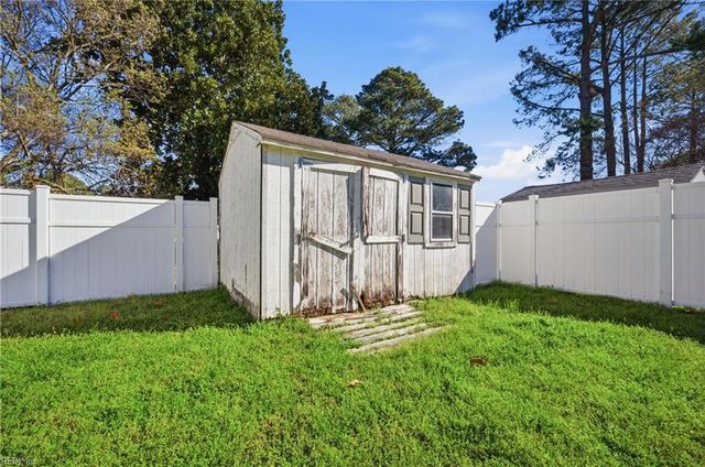 307 Ridgeland DR, Smithfield, VA 23430