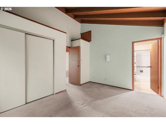 7740 Sw BARNES Rd B, Portland, OR 97225