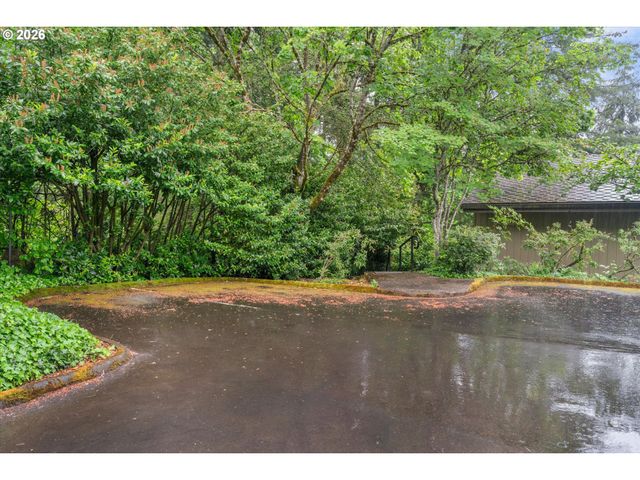 7740 Sw BARNES Rd B, Portland, OR 97225
