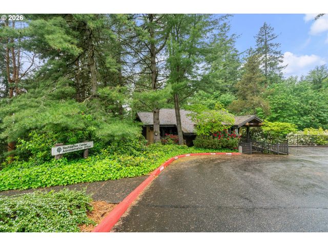 7740 Sw BARNES Rd B, Portland, OR 97225