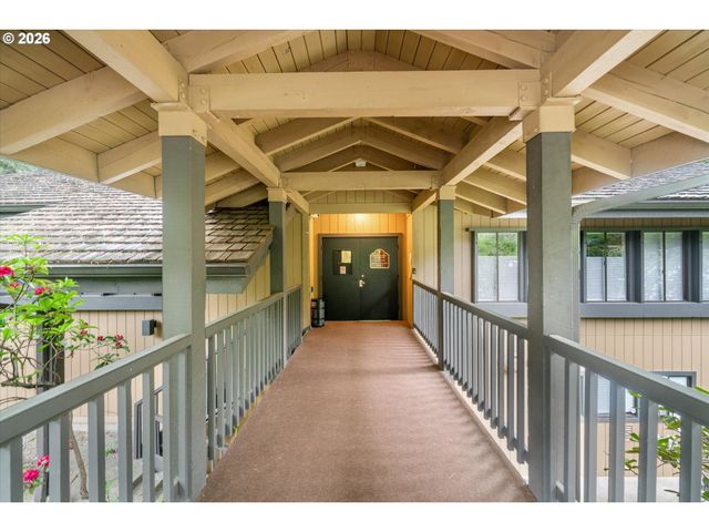 7740 Sw BARNES Rd B, Portland, OR 97225