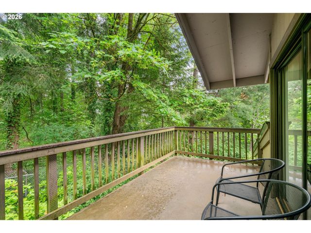 7740 Sw BARNES Rd B, Portland, OR 97225