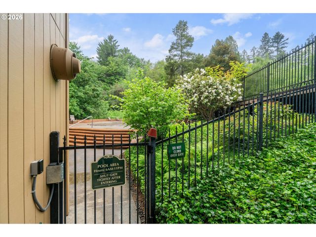 7740 Sw BARNES Rd B, Portland, OR 97225