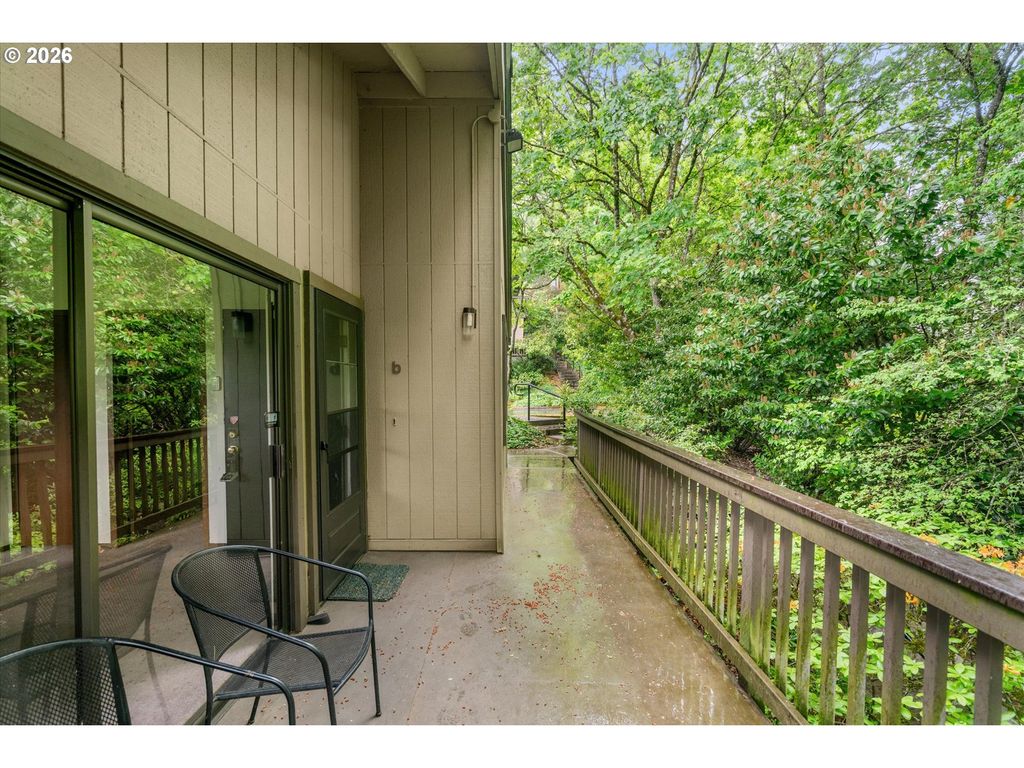 7740 Sw BARNES Rd B, Portland, OR 97225