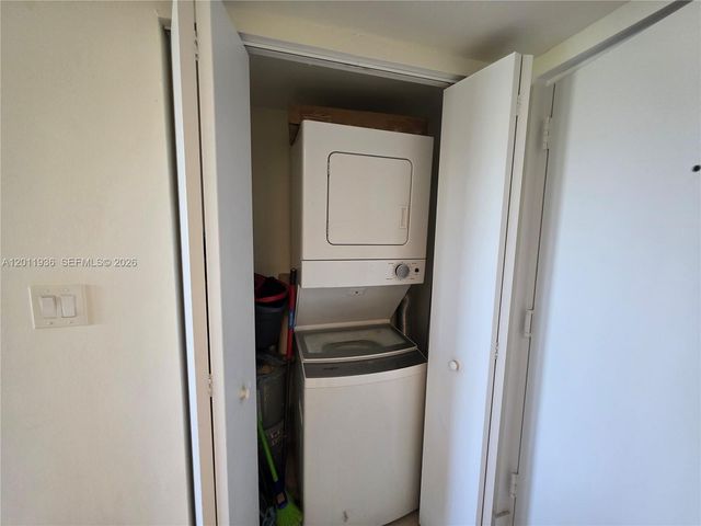 8180 Geneva Ct 322, Doral, FL 33166