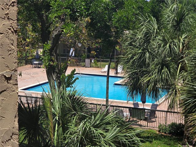 8180 Geneva Ct 322, Doral, FL 33166