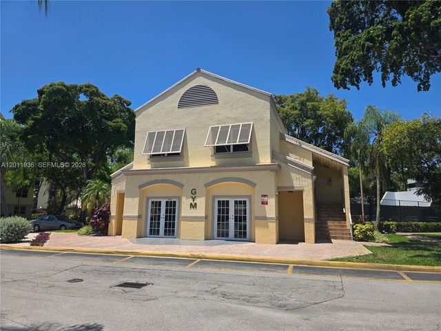 8180 Geneva Ct 322, Doral, FL 33166