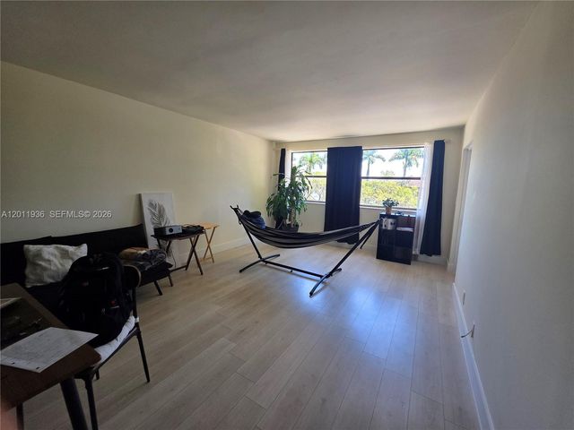 8180 Geneva Ct 322, Doral, FL 33166