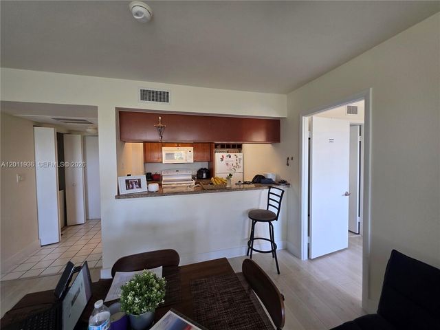 8180 Geneva Ct 322, Doral, FL 33166