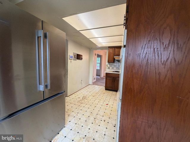 9006 GLENARDEN PKWY, Glenarden, MD 20706