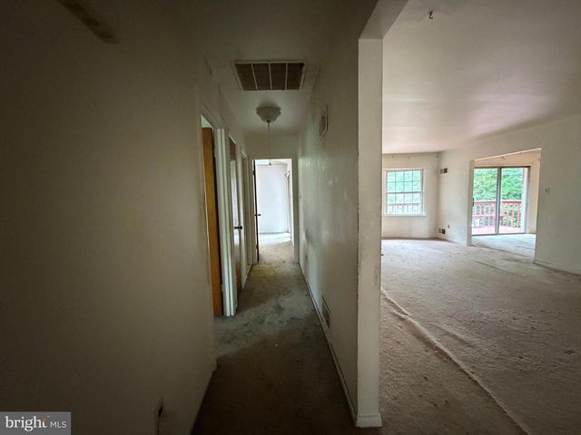 9006 GLENARDEN PKWY, Glenarden, MD 20706