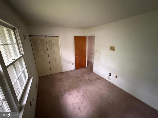 9006 GLENARDEN PKWY, Glenarden, MD 20706