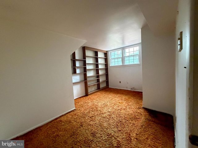 9006 GLENARDEN PKWY, Glenarden, MD 20706