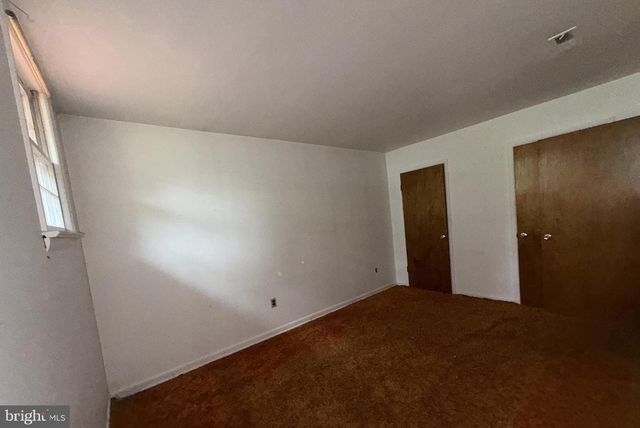 9006 GLENARDEN PKWY, Glenarden, MD 20706