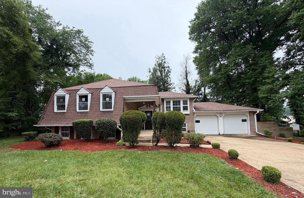 Image 1 of property listing at 9006 GLENARDEN PKWY, Glenarden, MD 20706