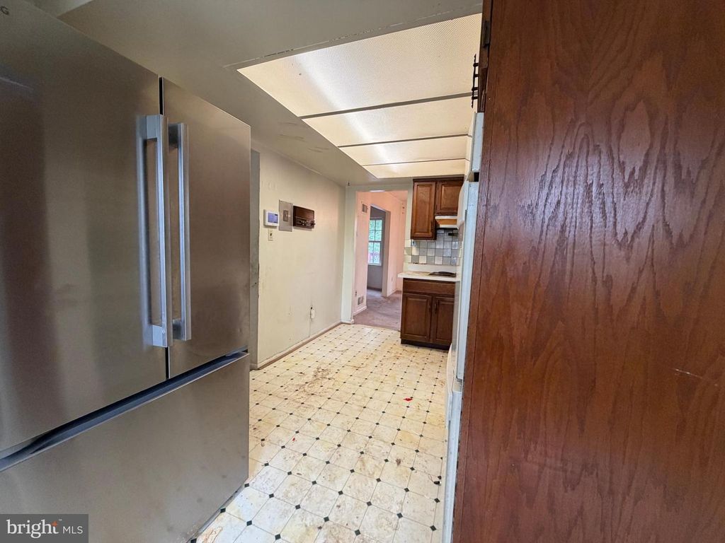 Image 9 of property listing at 9006 GLENARDEN PKWY, Glenarden, MD 20706