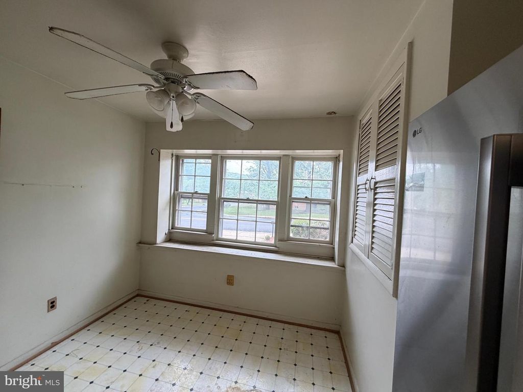 Image 11 of property listing at 9006 GLENARDEN PKWY, Glenarden, MD 20706