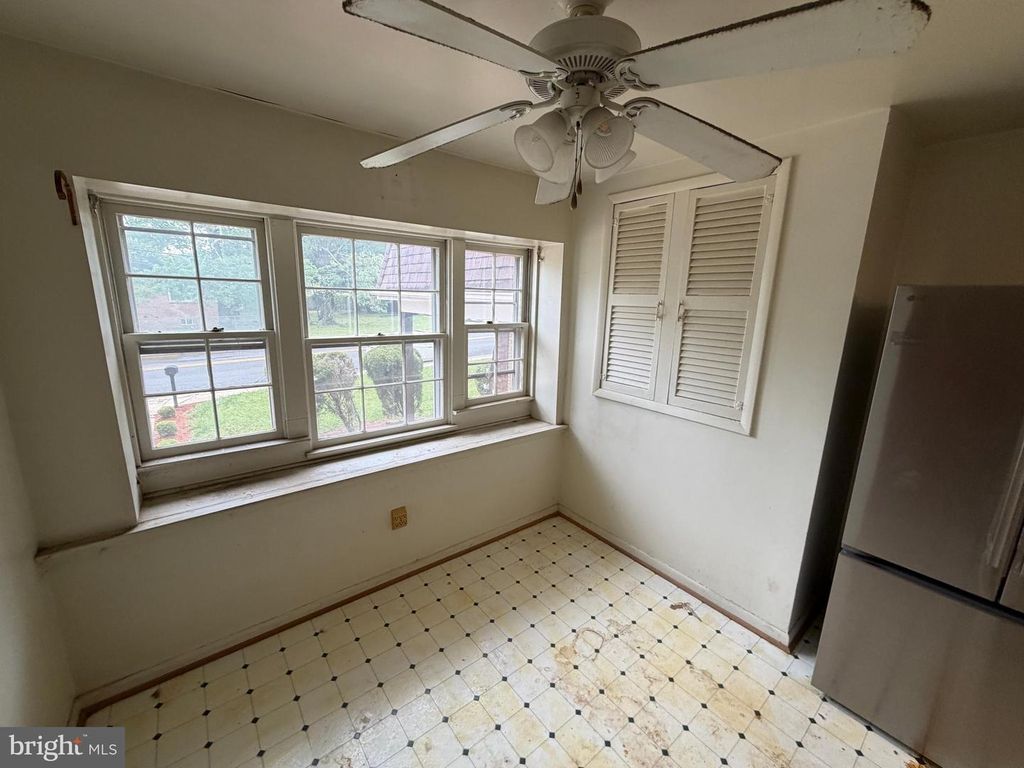 Image 12 of property listing at 9006 GLENARDEN PKWY, Glenarden, MD 20706