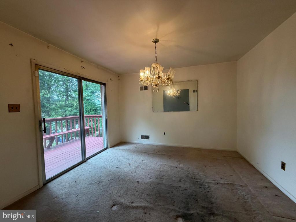 Image 13 of property listing at 9006 GLENARDEN PKWY, Glenarden, MD 20706