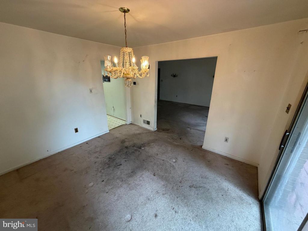 Image 14 of property listing at 9006 GLENARDEN PKWY, Glenarden, MD 20706