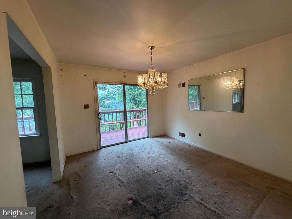 Image 15 of property listing at 9006 GLENARDEN PKWY, Glenarden, MD 20706