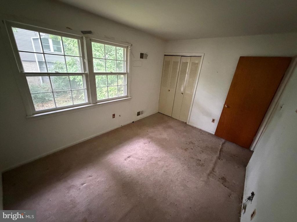 Image 26 of property listing at 9006 GLENARDEN PKWY, Glenarden, MD 20706