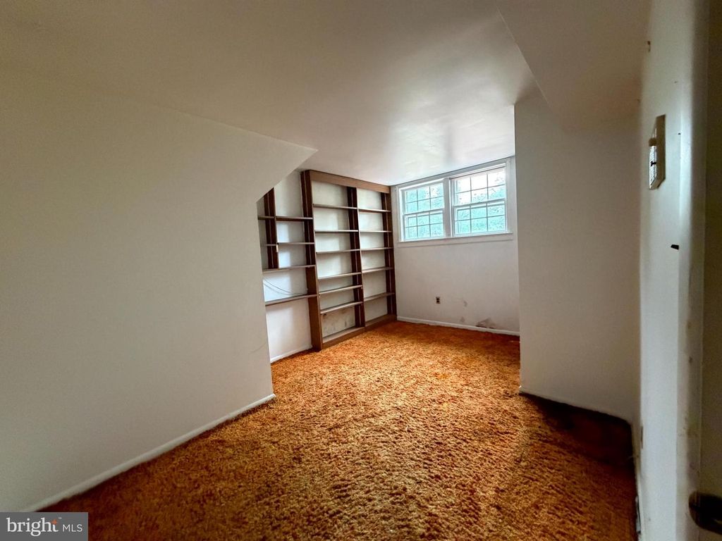 Image 36 of property listing at 9006 GLENARDEN PKWY, Glenarden, MD 20706