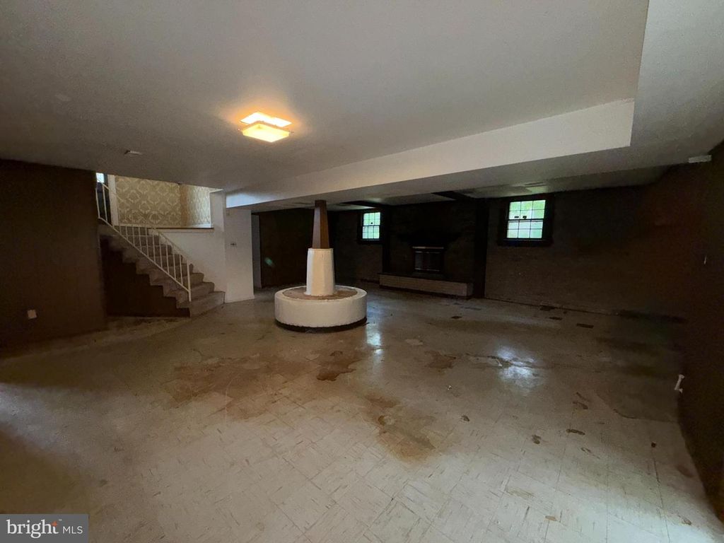 Image 43 of property listing at 9006 GLENARDEN PKWY, Glenarden, MD 20706