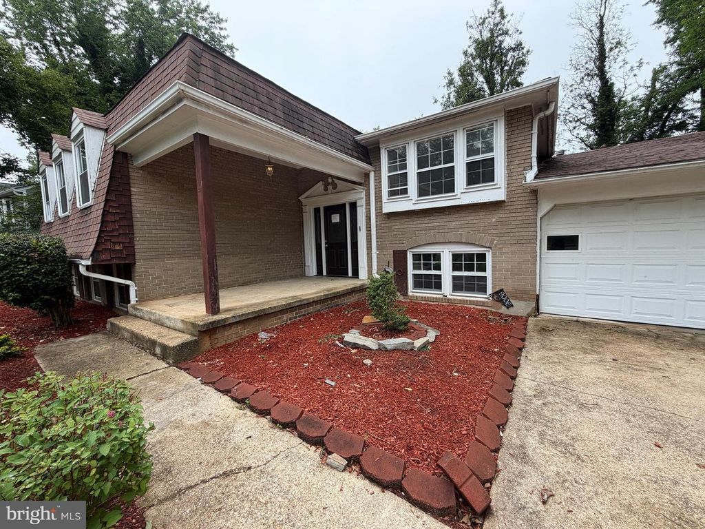 Image 45 of property listing at 9006 GLENARDEN PKWY, Glenarden, MD 20706