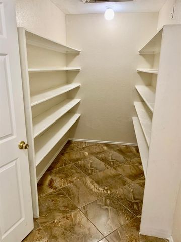 6019 Fallmont Drive, Houston, TX 77086