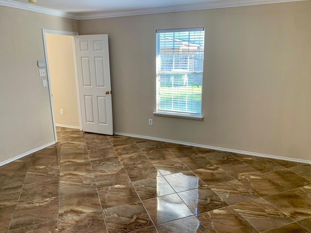 6019 Fallmont Drive, Houston, TX 77086
