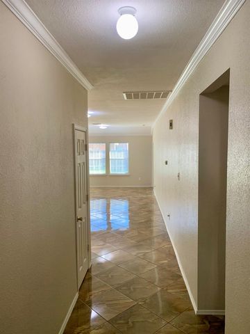 6019 Fallmont Drive, Houston, TX 77086