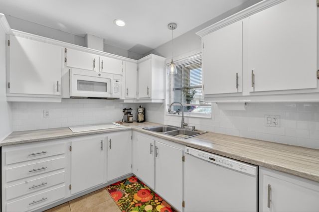 2638 E Gately Drive 83, West Palm Beach, FL 33415